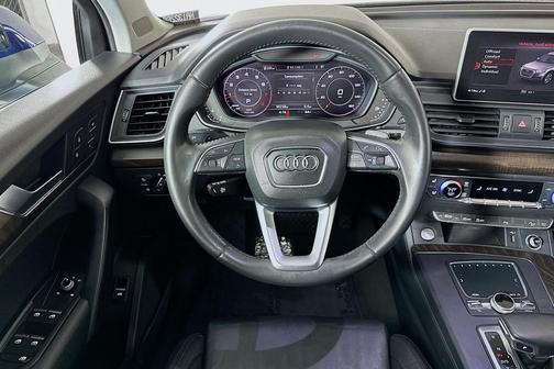 Navarra Blue Metallic 2018 Audi Q5 2.0T Premium Plus