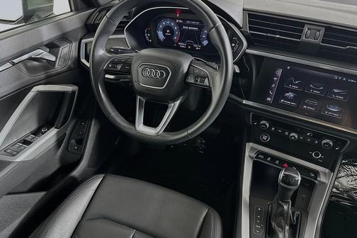 2022 Audi Q3 45 S line Premium