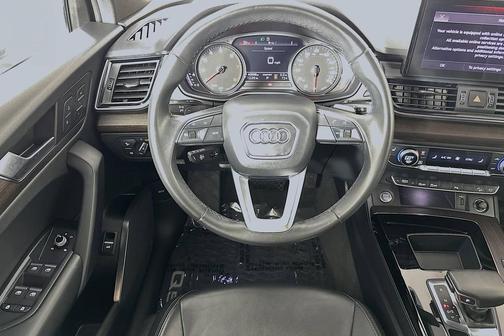 2023 Audi Q5 45 S line Premium