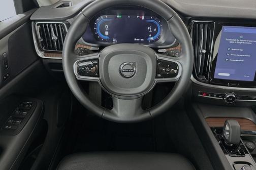 2024 Volvo S60 B5 Plus Dark Theme