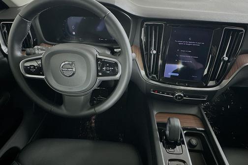 2024 Volvo S60 B5 Plus Dark Theme