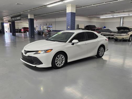 2018 Toyota Camry LE