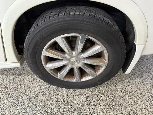 2010 INFINITI QX56 Base