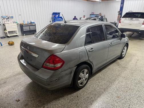 2010 Nissan Versa 1.8 S