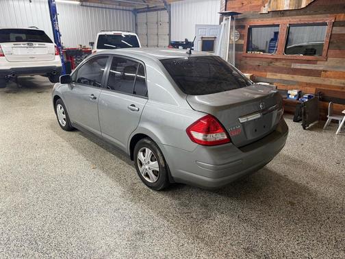 2010 Nissan Versa 1.8 S