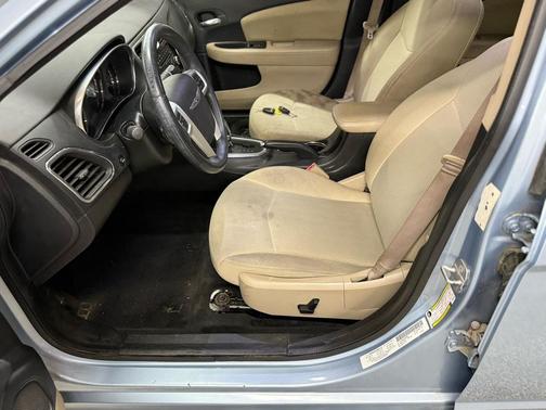 2013 Chrysler 200 Touring