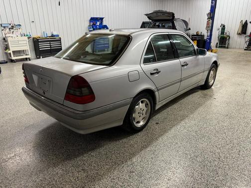 2000 Mercedes-Benz C-Class 4dr Sdn 2.8L