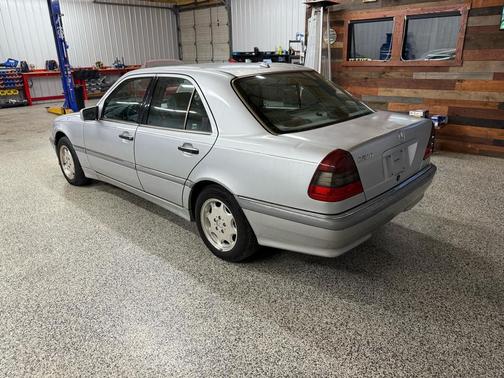 2000 Mercedes-Benz C-Class 4dr Sdn 2.8L
