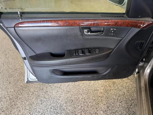 2006 Cadillac DTS Base