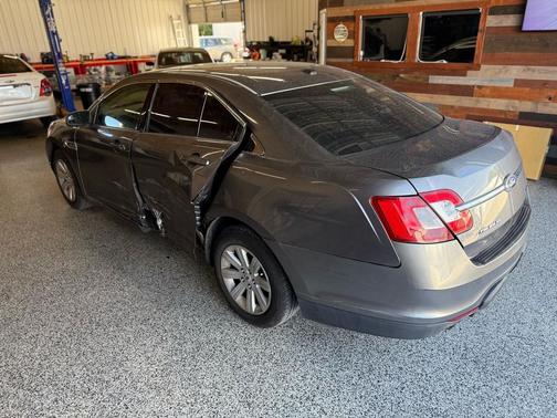 2012 Ford Taurus SE