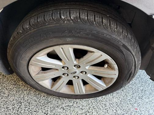 2012 Ford Taurus SE