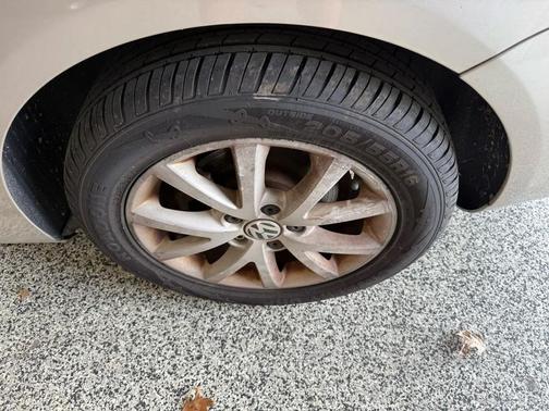 2014 Volkswagen Jetta SportWagen Auto SE w/Sunroof