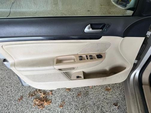 2014 Volkswagen Jetta SportWagen Auto SE w/Sunroof