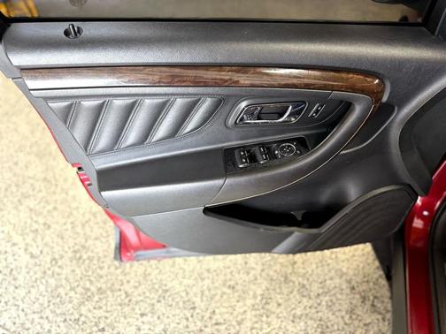 2015 Ford Taurus Limited