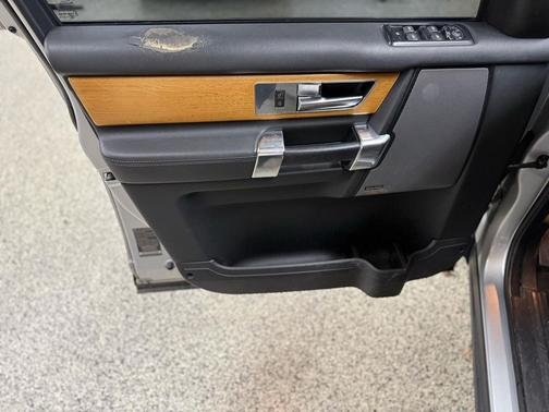 2012 Land Rover LR4 Base