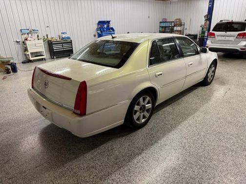 2006 Cadillac DTS Base