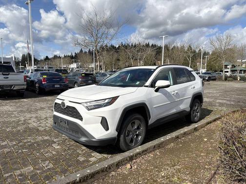 2022 Toyota RAV4 XLE
