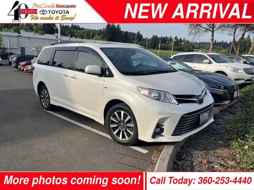 Blizzard Pearl 2019 Toyota Sienna XLE