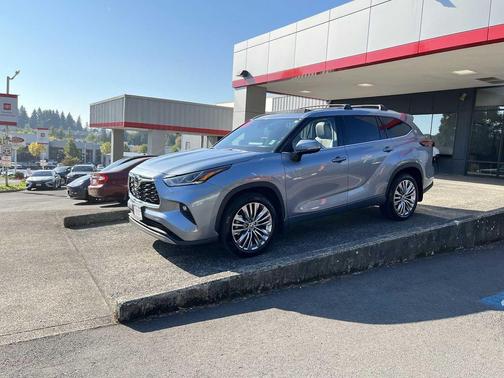 2024 Toyota Highlander Platinum
