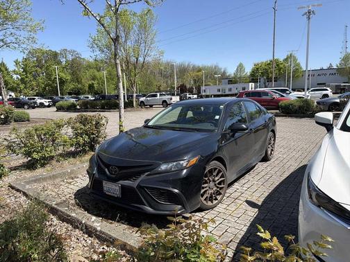 Midnight Black Metallic 2023 Toyota Camry SE