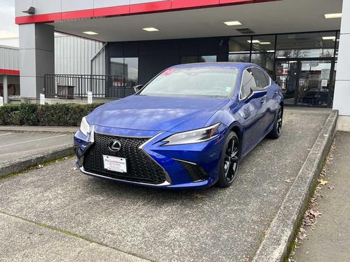 2024 Lexus ES 300h F SPORT Handling