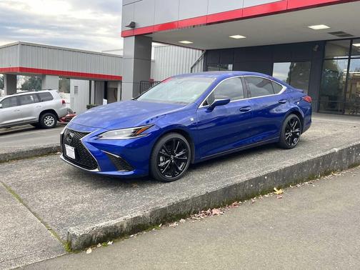 2024 Lexus ES 300h F SPORT Handling