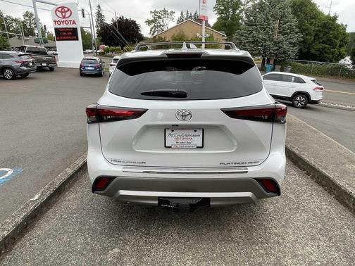 Wind Chill Pearl 2025 Toyota Highlander Platinum