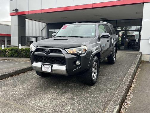 Magnetic Gray Metallic 2016 Toyota 4Runner Trail Premium