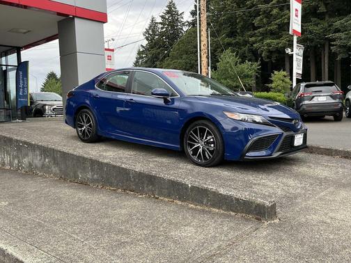 Reservoir Blue 2024 Toyota Camry SE