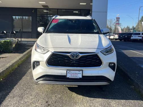 2021 Toyota Highlander Hybrid Platinum
