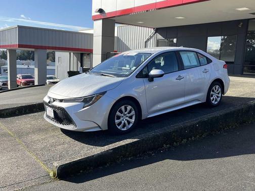 Classic Silver Metallic 2022 Toyota Corolla LE
