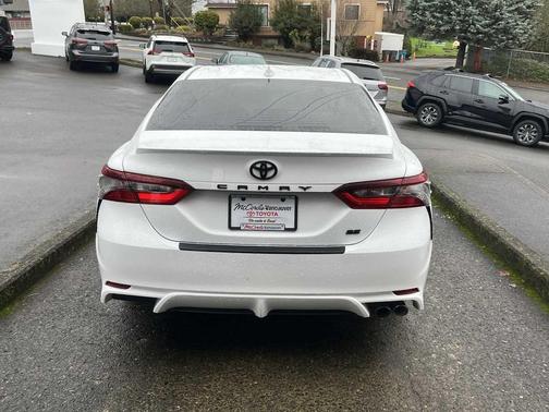 2024 Toyota Camry SE
