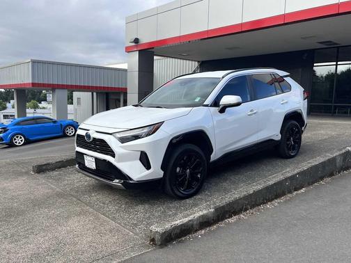 Wind Chill Pearl 2023 Toyota RAV4 Hybrid SE