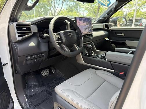 Wind Chill Pearl [extra_cost_color] 2026 Toyota Tundra Limited