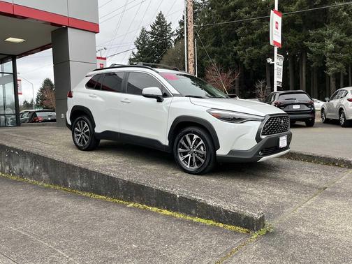 2023 Toyota Corolla Cross XLE
