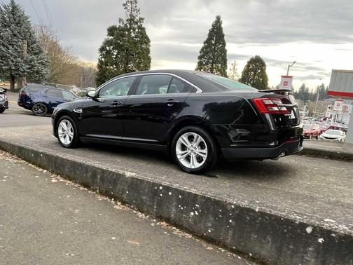 2015 Ford Taurus SEL