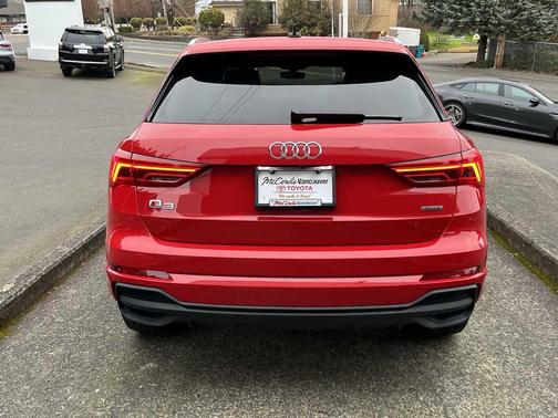 2025 Audi Q3 Premium 45 TFSI S line quattro Tiptronic