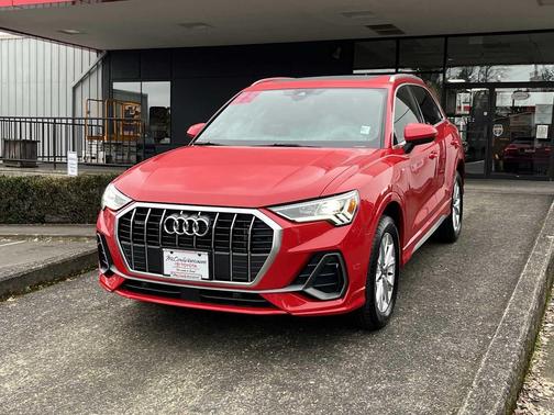 2025 Audi Q3 Premium 45 TFSI S line quattro Tiptronic