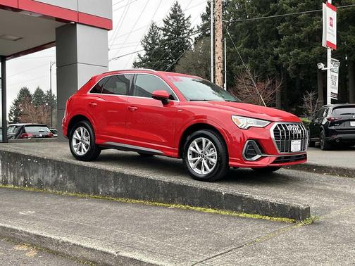 2025 Audi Q3 Premium 45 TFSI S line quattro Tiptronic