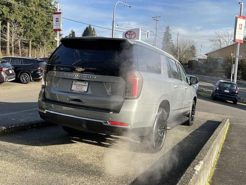 2025 Chevrolet Suburban LS