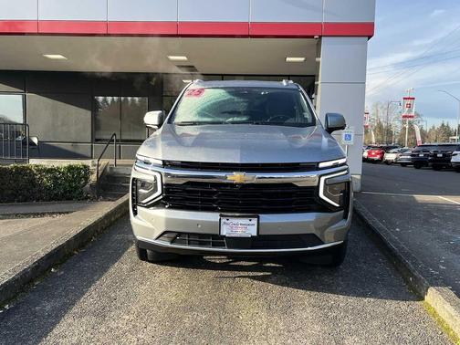 2025 Chevrolet Suburban LS