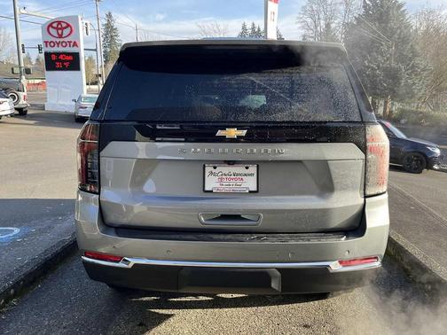 2025 Chevrolet Suburban LS