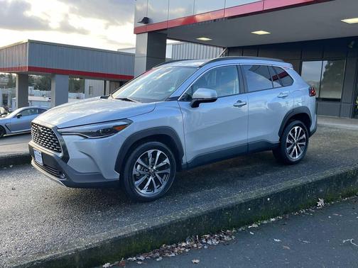 2024 Toyota Corolla Cross XLE