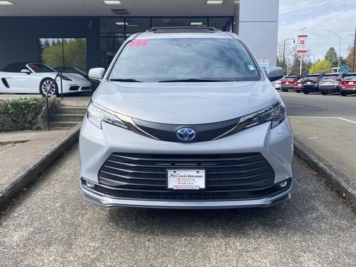 2023 Toyota Sienna Woodland Edition 7-Passenger