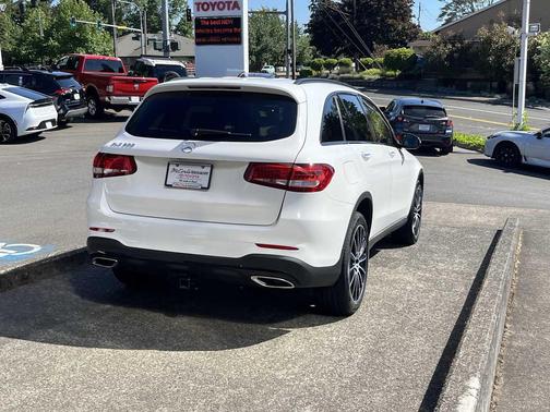 Polar White 2018 Mercedes-Benz GLC 300 Base