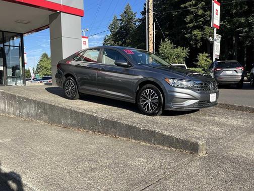 Platinum Gray Metallic 2021 Volkswagen Jetta 1.4T SE