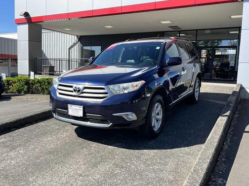Nautical Blue Metallic 2013 Toyota Highlander SE