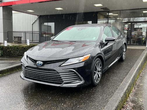 2024 Toyota Camry Hybrid XLE