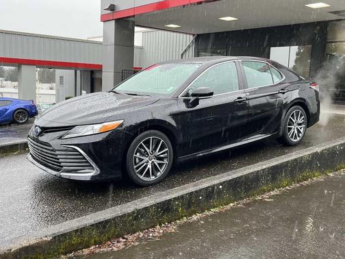2024 Toyota Camry Hybrid XLE