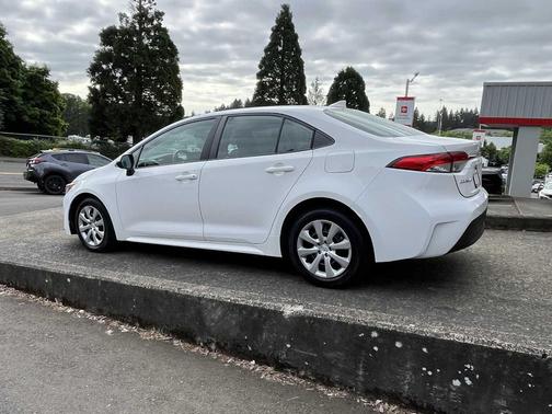 Ice Cap 2024 Toyota Corolla LE